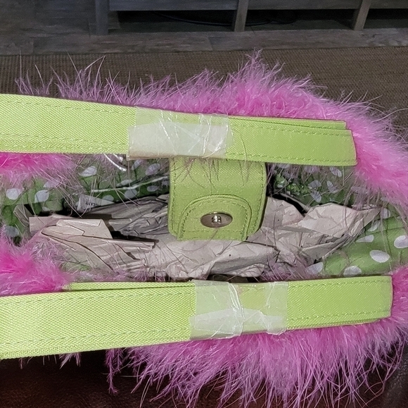 5/$13 Pink fuzzy boa accent around top Long strap Green & pink purse - Picture 16 of 16